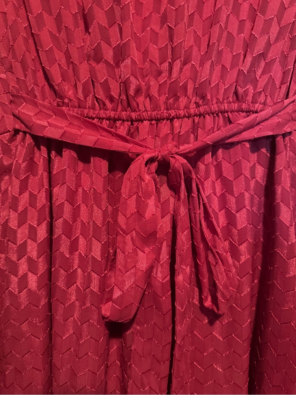 ModCloth Red Herringbone Embossed Tie Waist V-Neck Shirt Dress Size Small - Picture 6 of 7